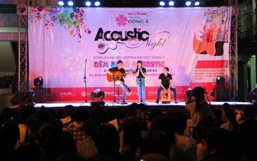Đêm nhạc Acoustic sinh viên gây quỹ từ thiện